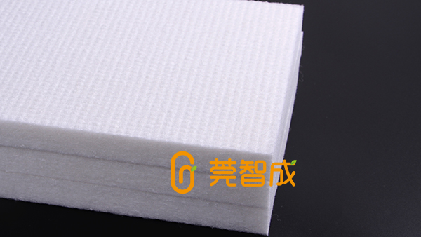 软硬适中的床垫硬质棉，给人提供更好的睡眠环境
