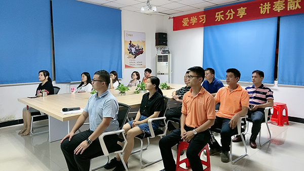读书，在路上-花束吸水棉厂家读书会